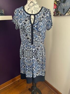 Enfocus Studio Short Sleeve Paisley Keyhole Dress